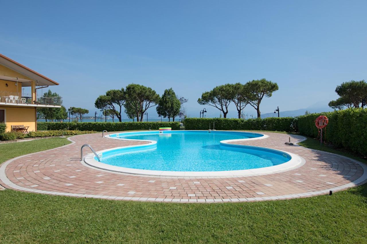 I Mosaici Apartments By Wonderful Italy Сирмионе Экстерьер фото