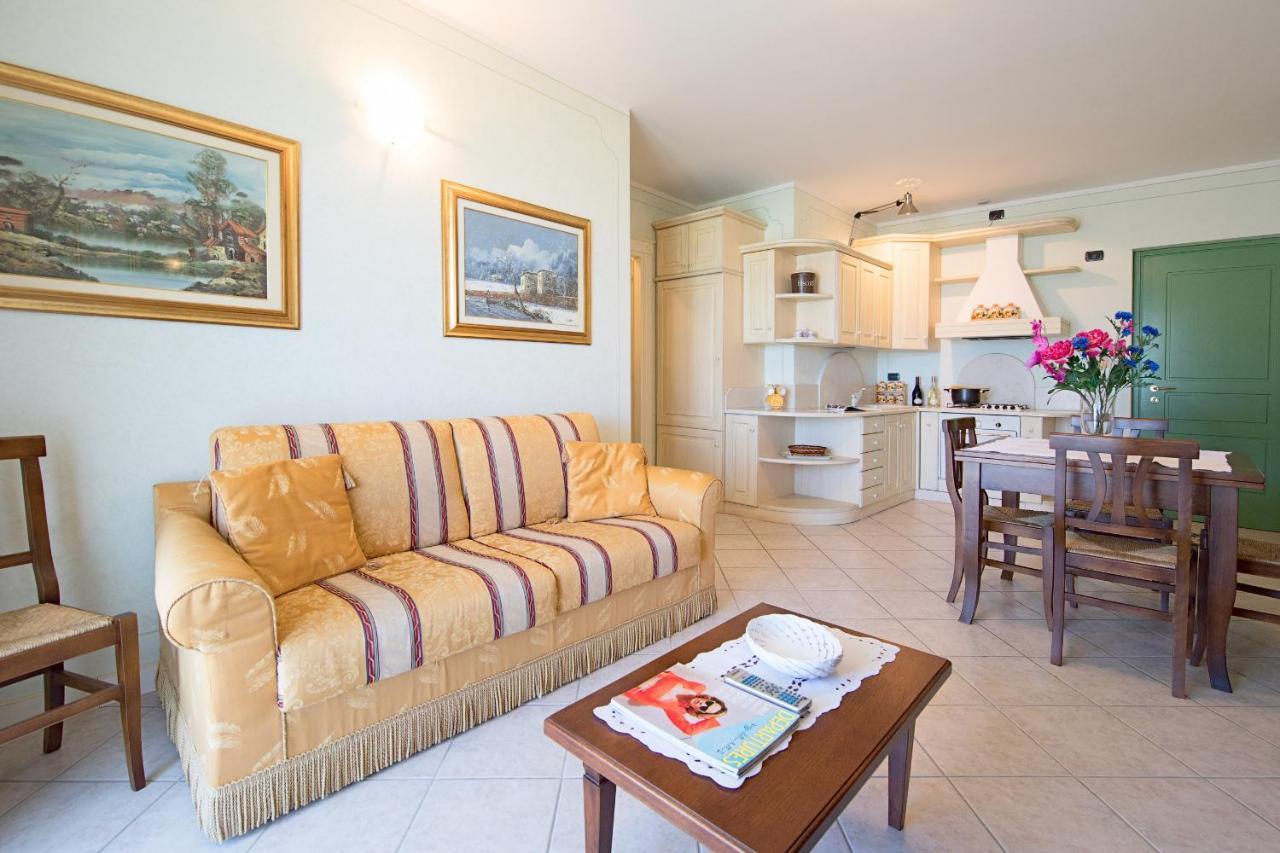 I Mosaici Apartments By Wonderful Italy Сирмионе Экстерьер фото