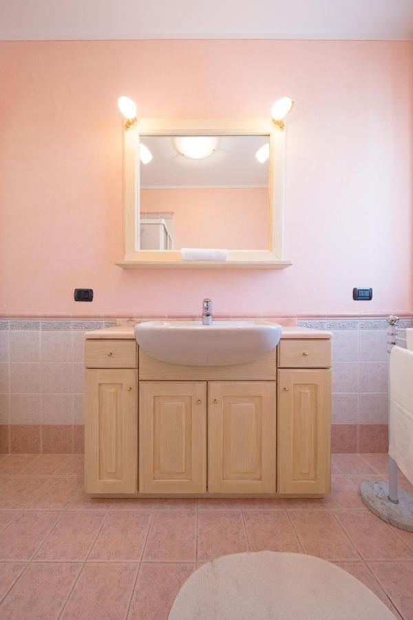 I Mosaici Apartments By Wonderful Italy Сирмионе Экстерьер фото